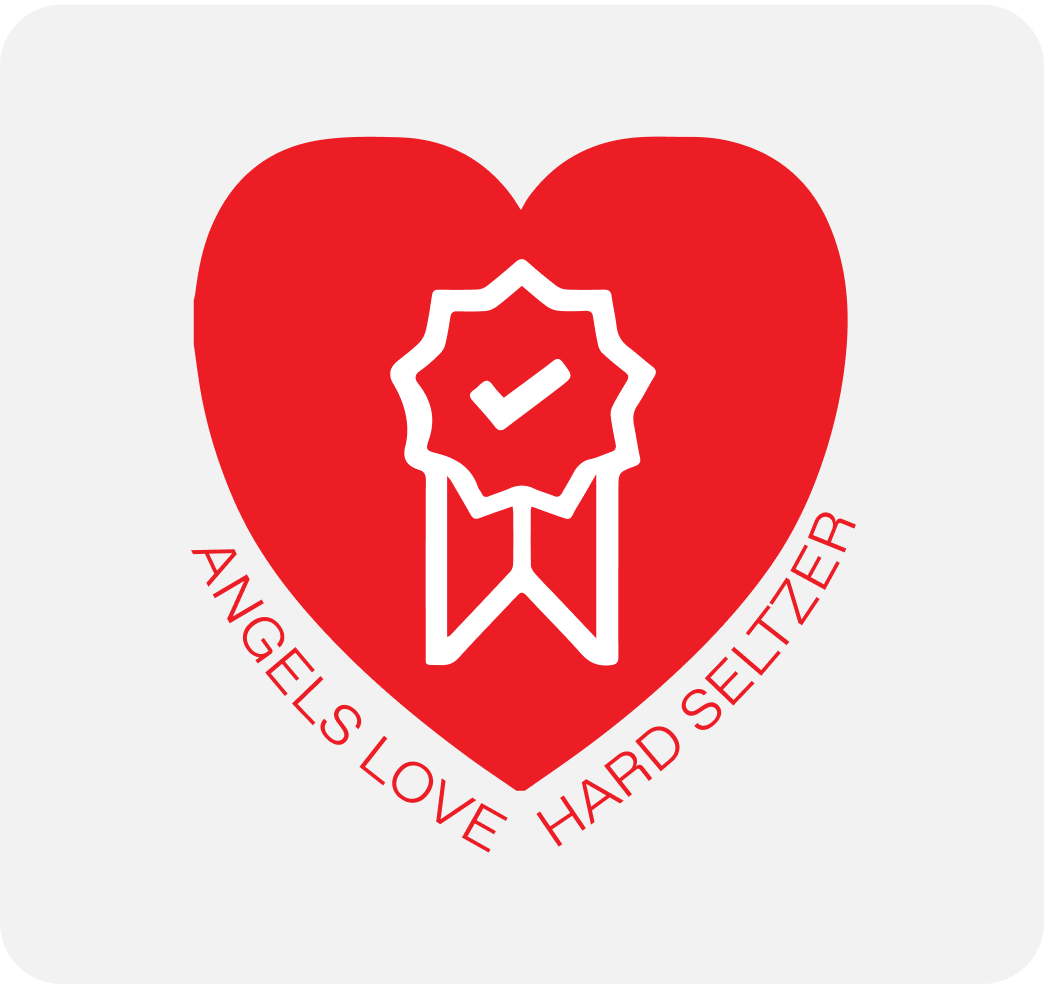 Логотип в форме сердца со знаком премиум-качества, обозначающим Angels Love Hard Seltzer.